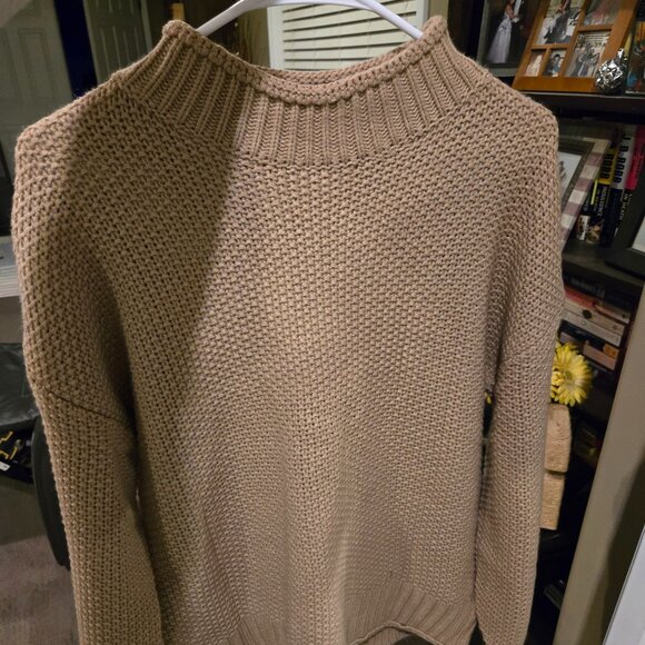 Amazon Sweater - Picture 1 of 2